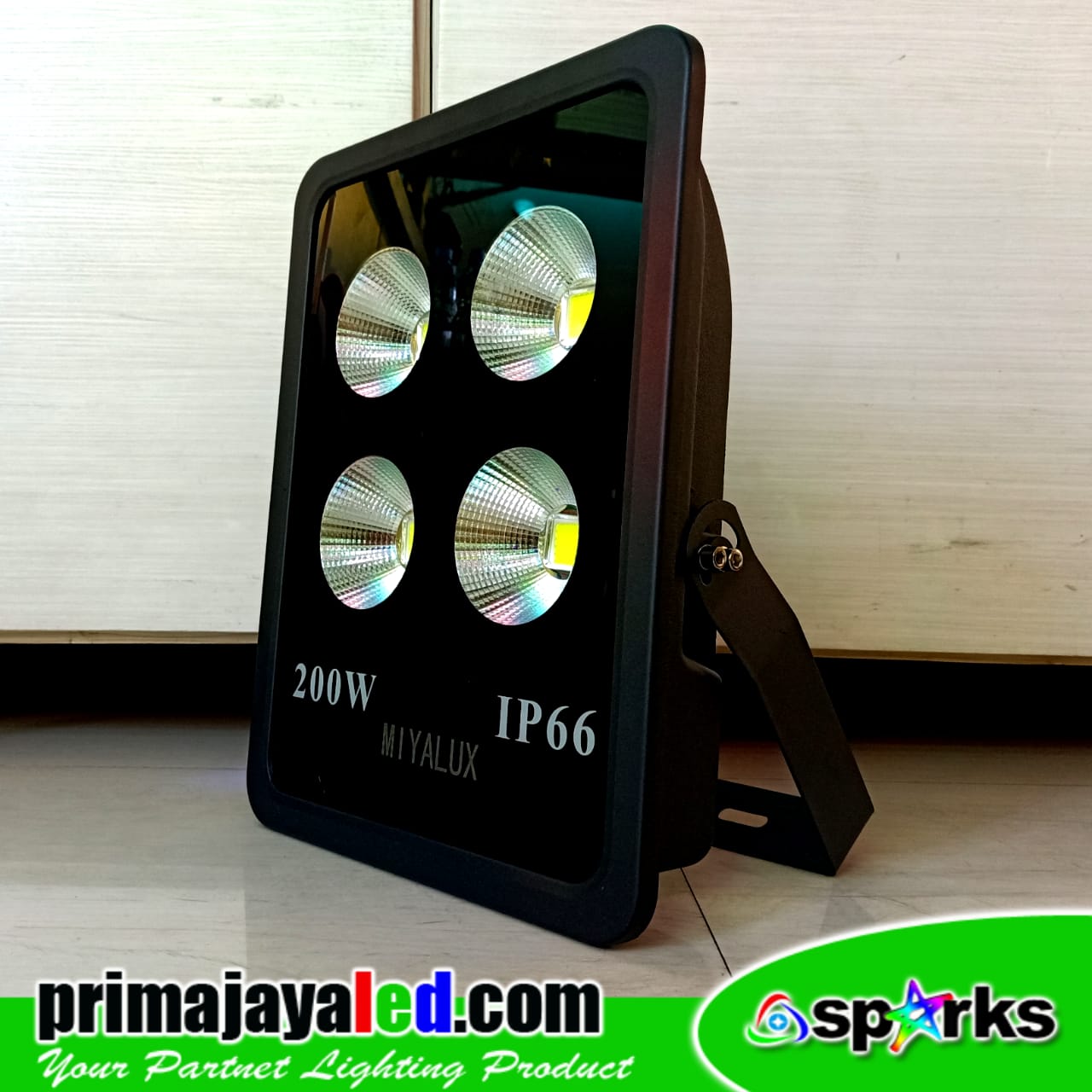 Lampu LED Profesional 200W